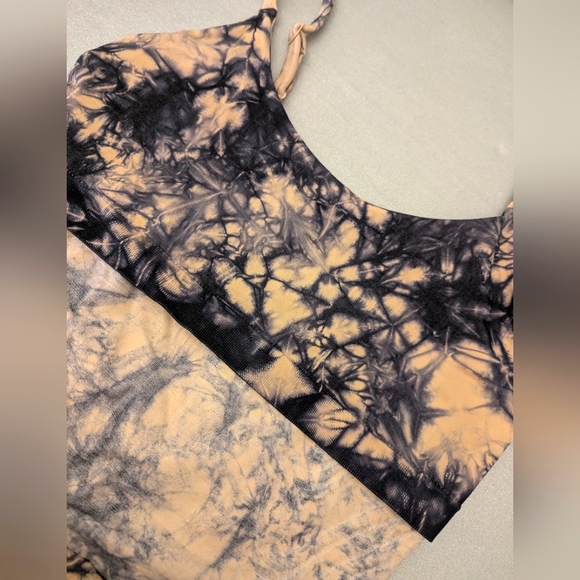 NWOT Athleta Motivate Seamless Tank & Shorts Black Tan Tie-dye Size Medium - Picture 15 of 16